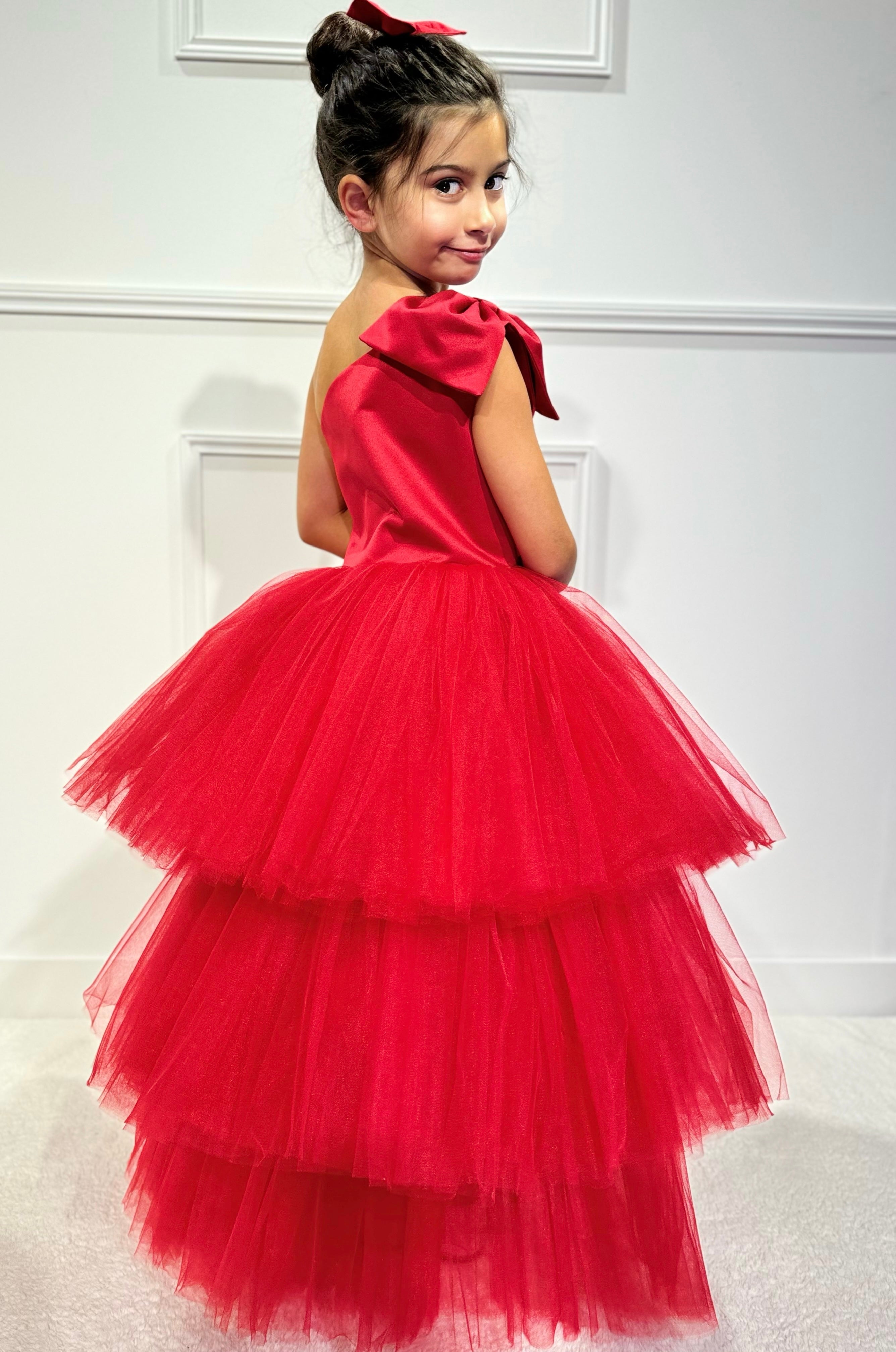 Amelia - Robe asymétrique en satin pour enfant avec traine en tulle
