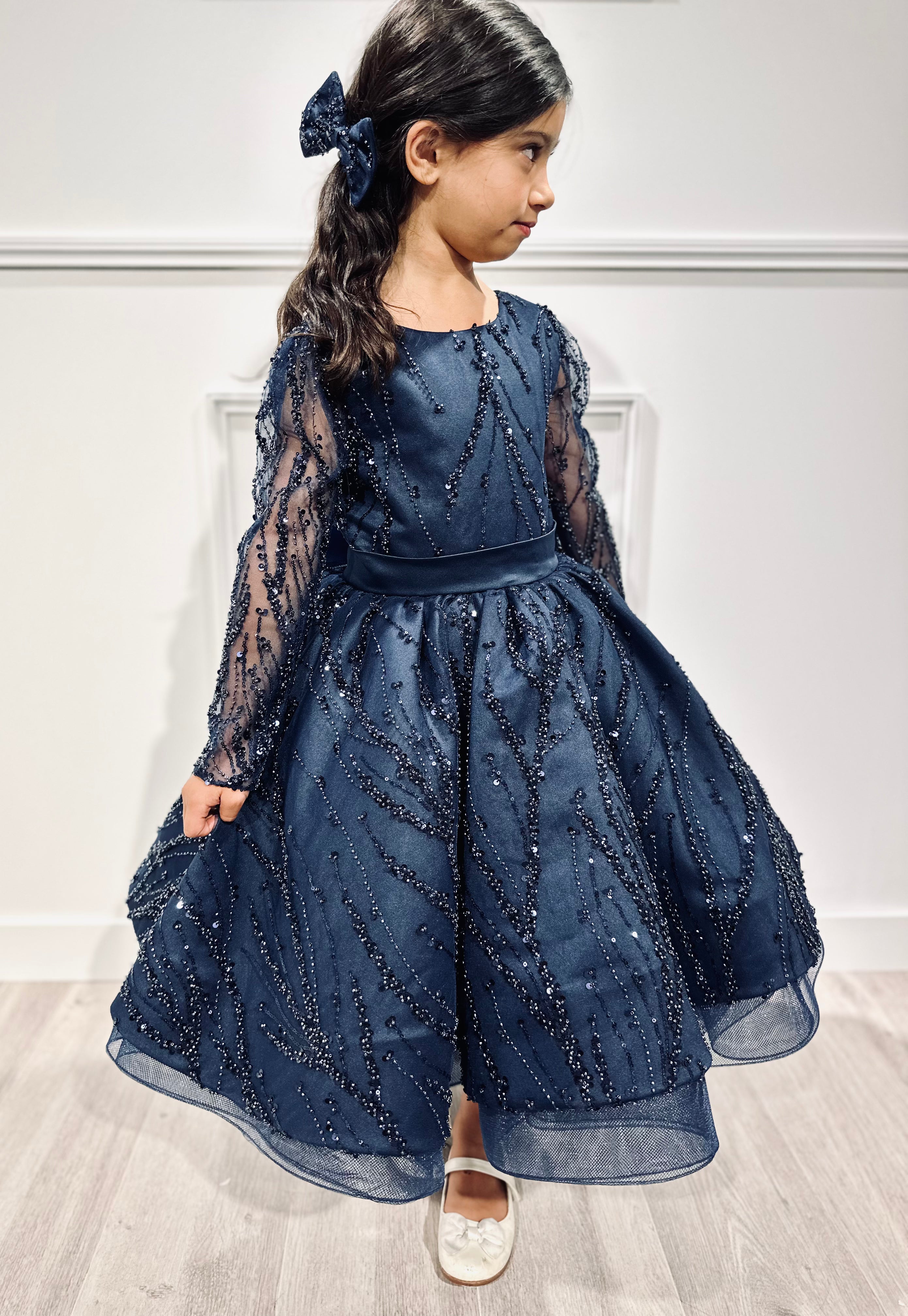 Diamant - Robe prestigieuse avec manches ornées de perles et de strass