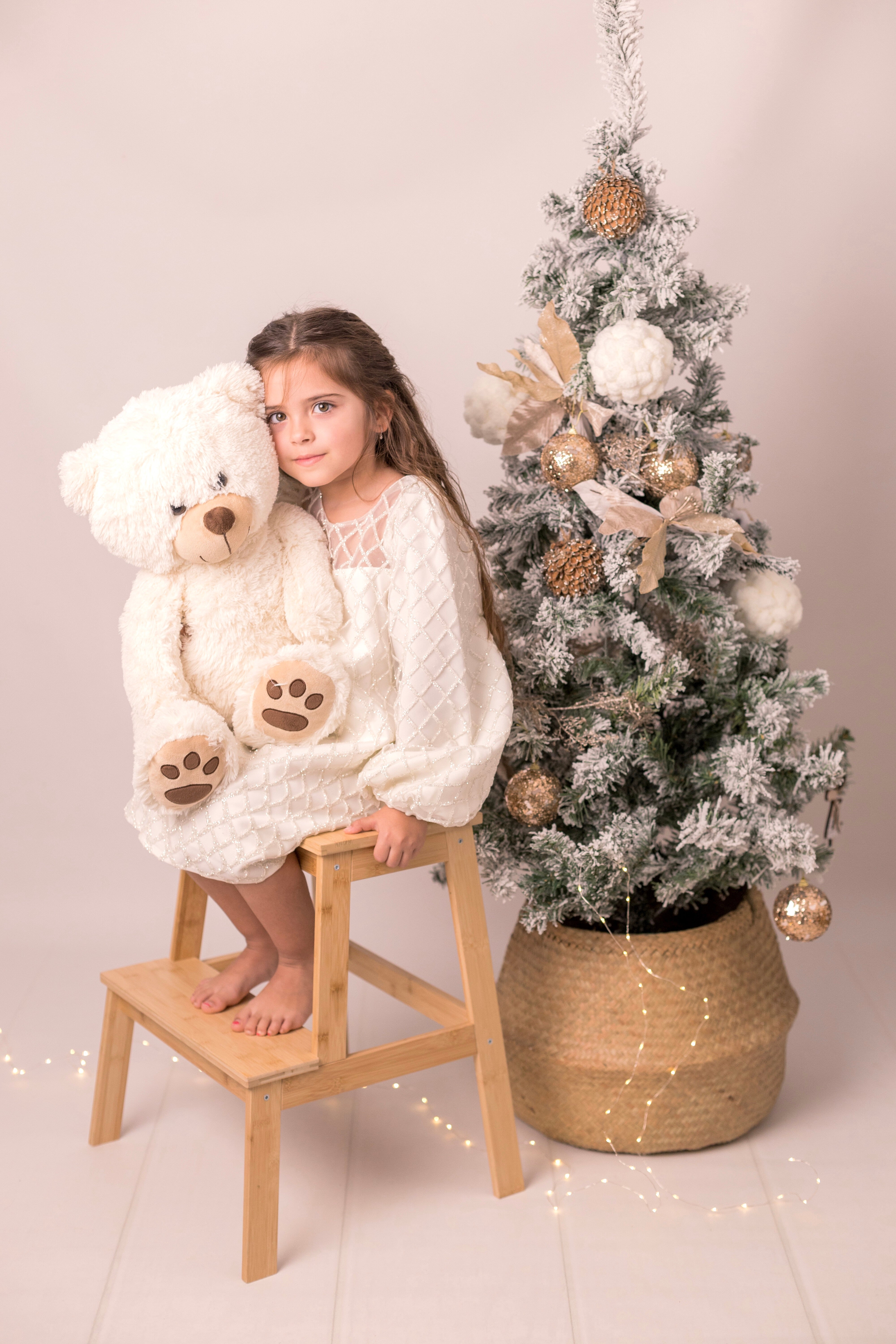 Luna - Robe blanche à manches longue avec détails argentés pour fille pour les fêtes, Noël ou nouvel an