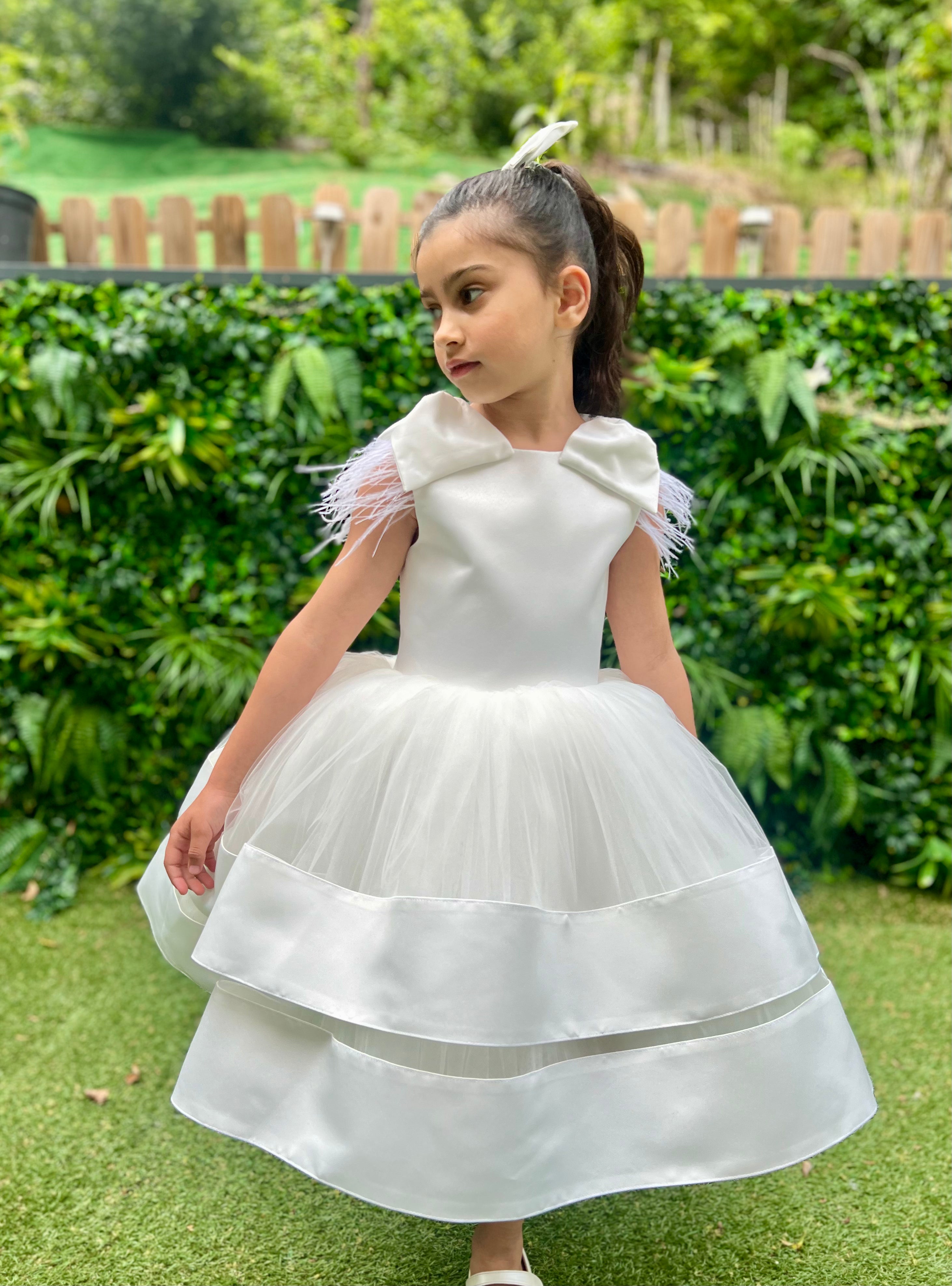 Gabrielle - Robe de fille d'honneur en satin et tulle blanc