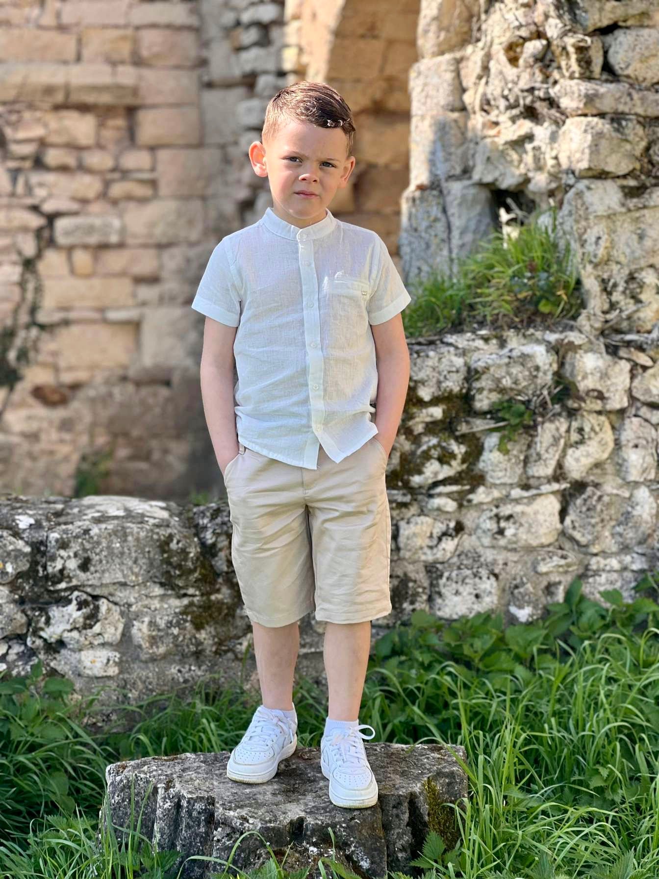 Julian - Ensemble champêtre garçon chemise blanche à manches courtes col Mao et bermuda beige