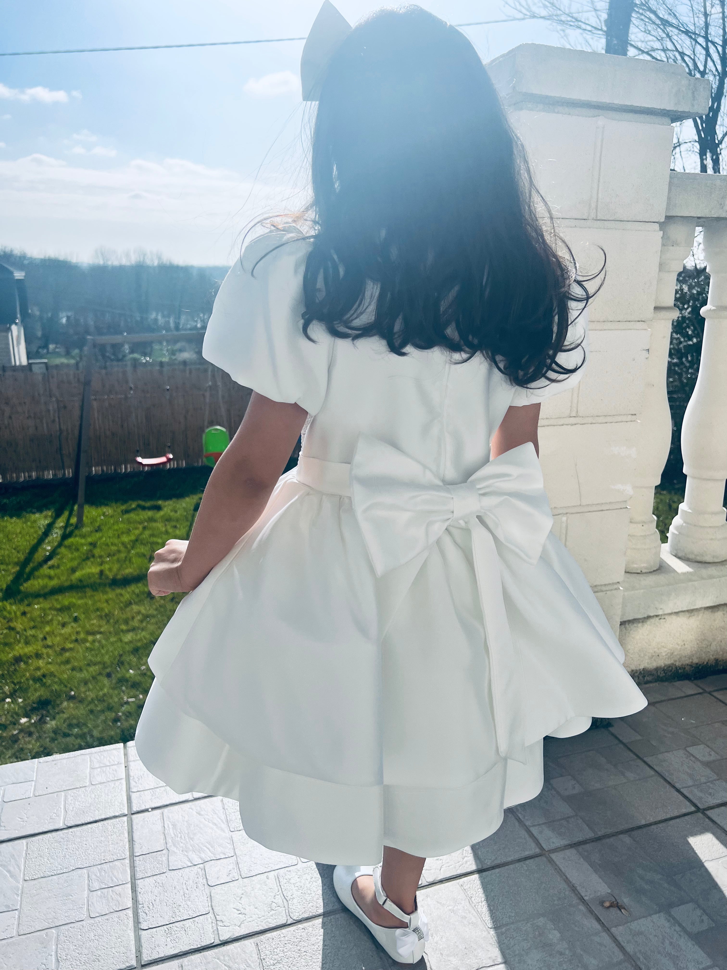Jade - Robe blanche en satin