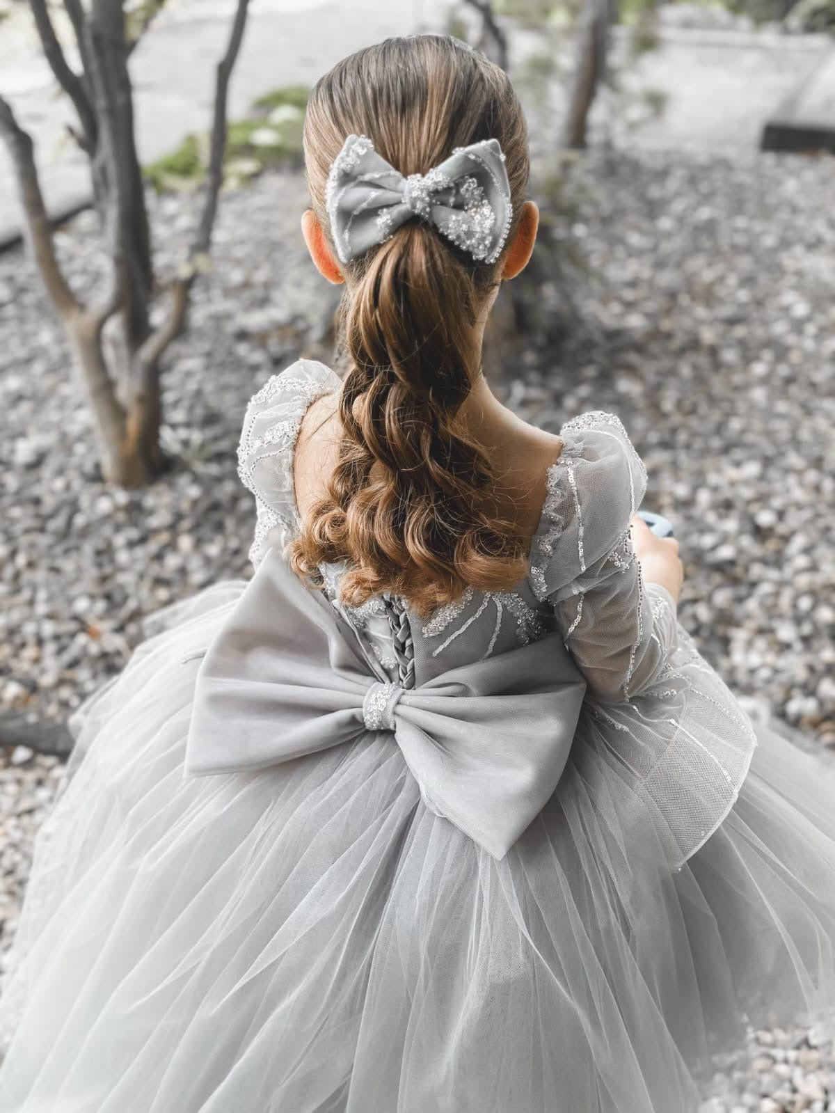 Nour - Robe ornée de strass perlés avec traine amovible