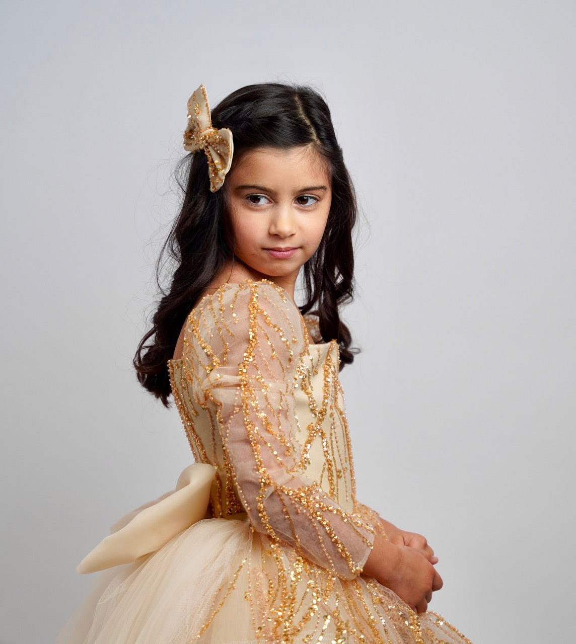 Nour - Robe ornée de strass perlés avec traine amovible