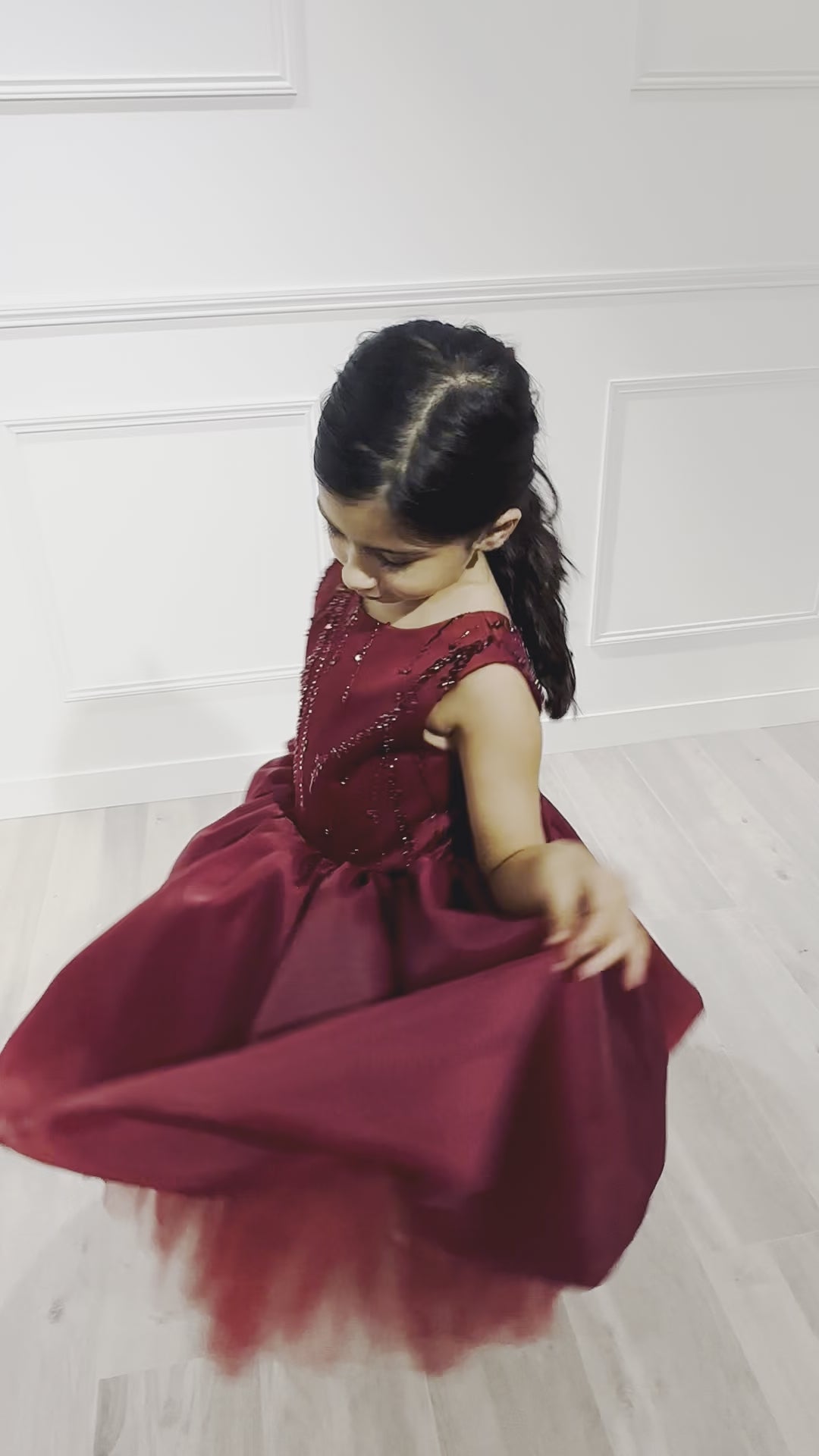 Diamant - Robe prestigieuse avec buste ornée de perles et de strass