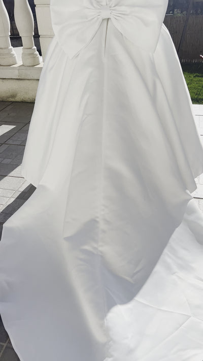 robe blanche avec traine enfant
