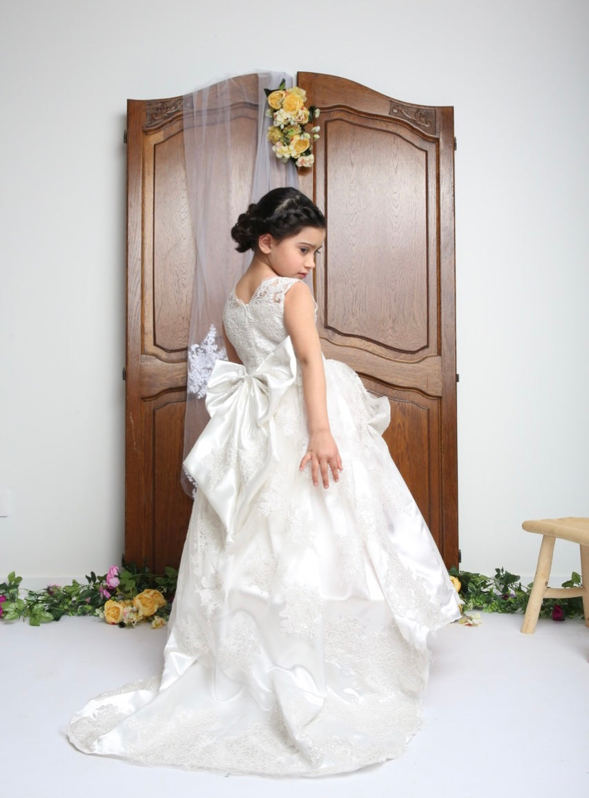 robe blanche mariage enfant