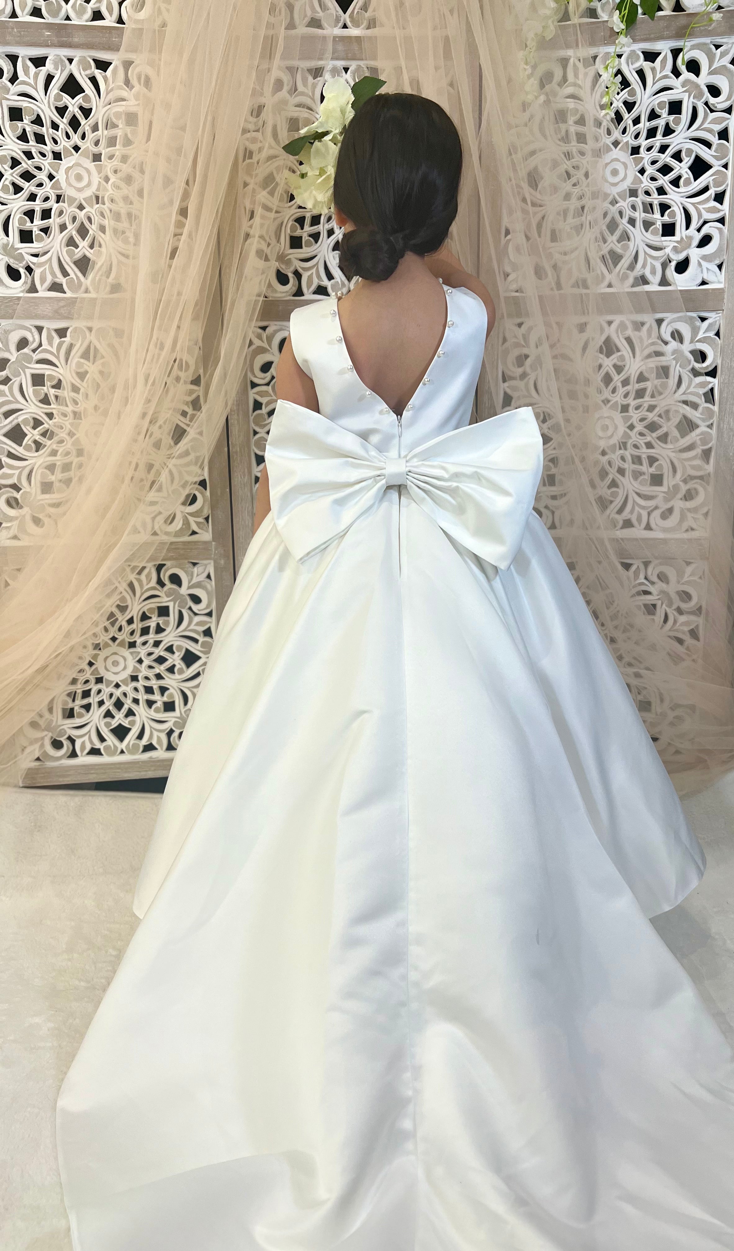 robe blanche avec traine fille